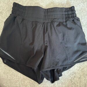 Lululemon Hotty Hot High-Rise Lined Short 2"